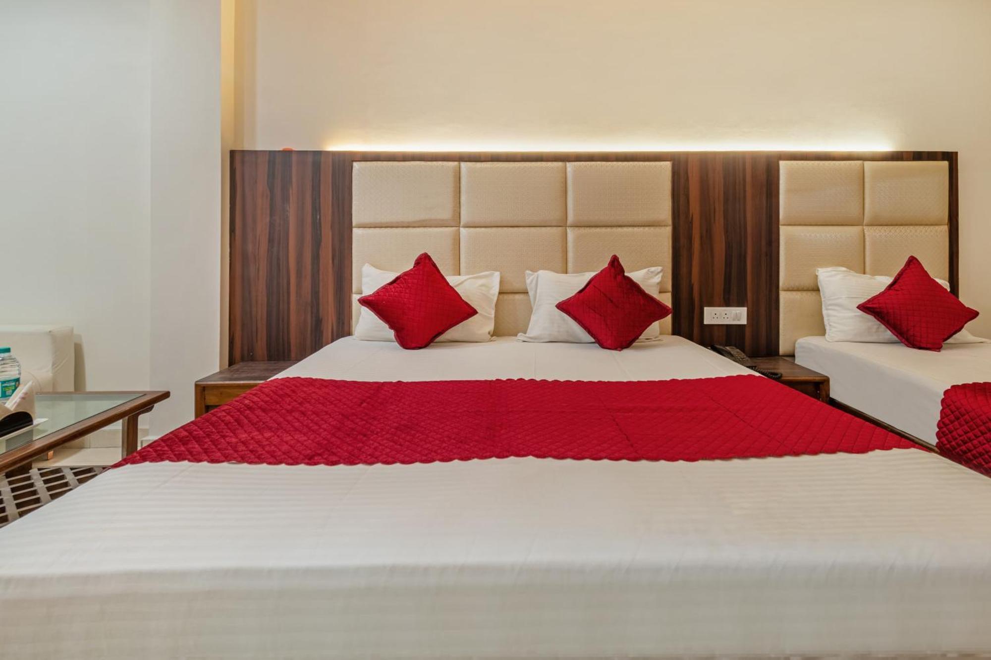 Hotel South Indian 델리 외부 사진