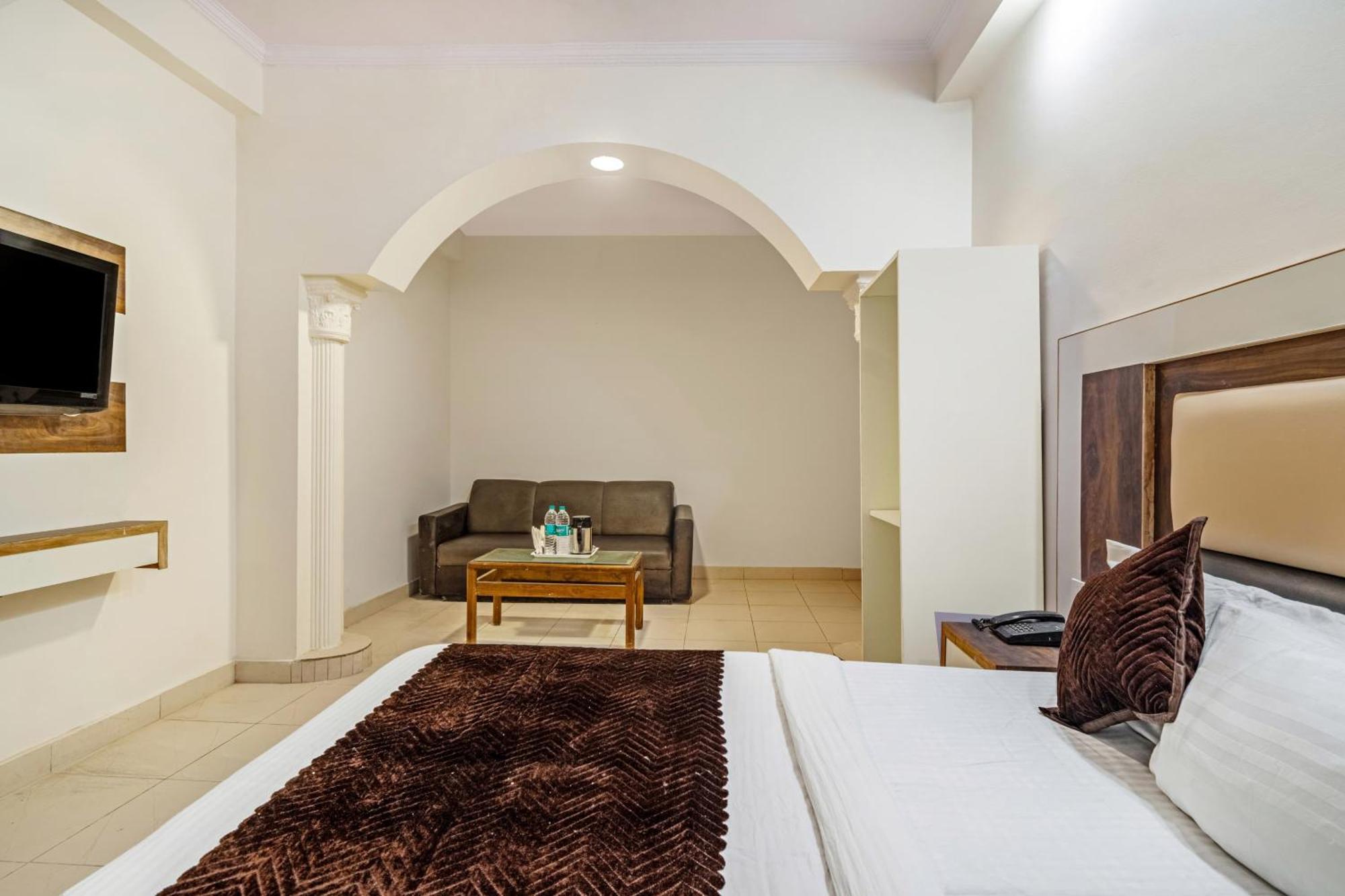 Hotel South Indian 델리 외부 사진